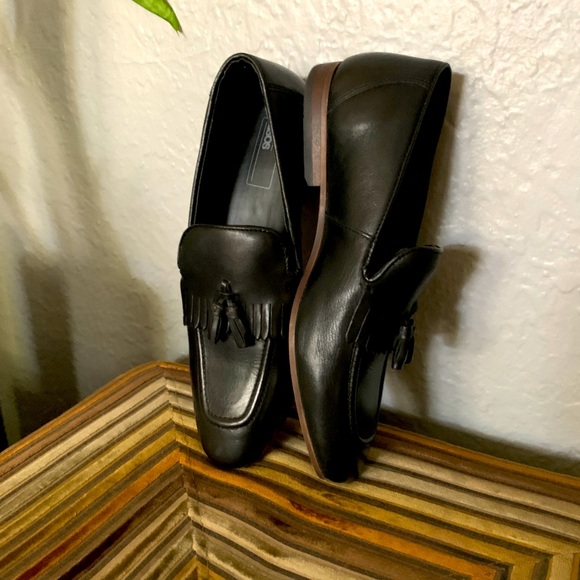 Unisex Dapper Tassel Loafer - Picture 3 of 4